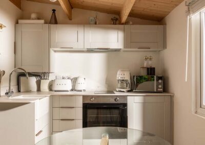 Luxury holiday chalet with hot tub in Dorset. Sleeps 2 guests | Downwood Holidays