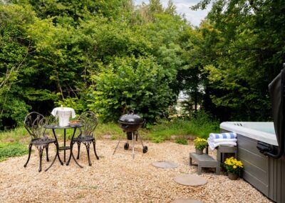 Luxury holiday chalet with hot tub in Dorset. Sleeps 2 guests | Downwood Holidays