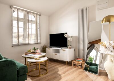 Stargaze, a luxury chalet with a hot tub, sleeps two | Downwood Holidays, Dorset